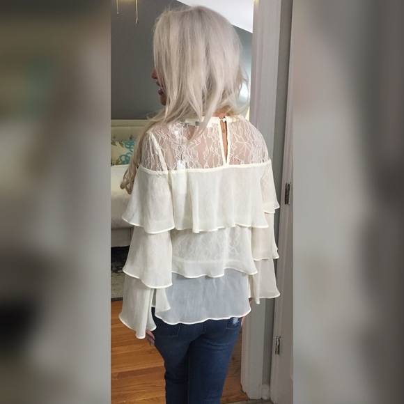 ❤️LAST 1! Vintage Cream Layered Ruffle Blouse! - Picture 3 of 3